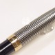 派克 Parker 新款Sonnet 卓爾系列 光影格紋 18K 鋼筆（黑桿銀格筆蓋）